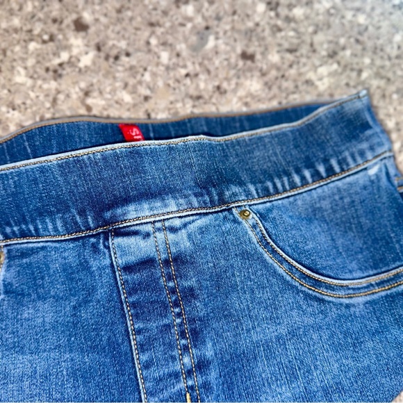 Spanx Jeans - Women's Medium Pull-On Shaping Skinny Distressed Denim Stretch - Picture 4 of 12